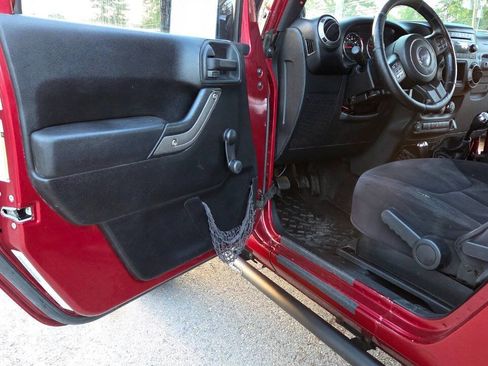 Used 2013 Jeep Wrangler Sport w/ Connectivity Group AWD/4WD image 29