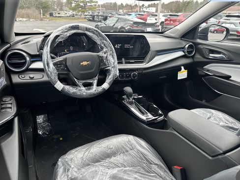 New 2026 Chevrolet Trax LT w/ Driver Confidence Package FWD image 6