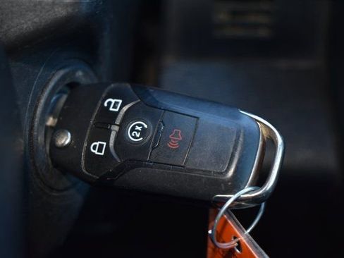 Used 2017 Ford F150 XLT w/ Equipment Group 302A Luxury image 21