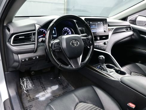 Used 2024 Toyota Camry SE image 13