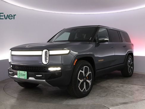 Used 2024 Rivian R1S Adventure Quad AWD/4WD image 2