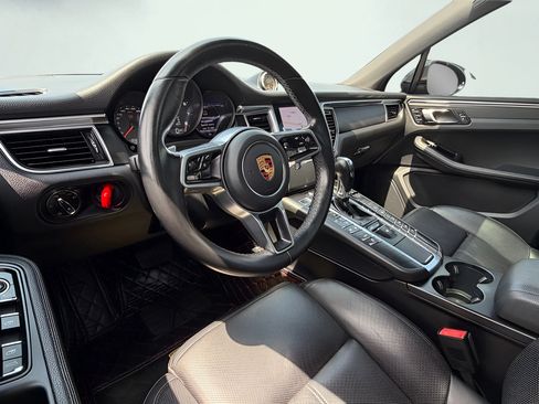 Used 2018 Porsche Macan AWD/4WD image 15