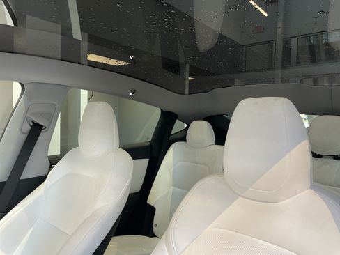 Used 2026 Tesla Model Y AWD image 30