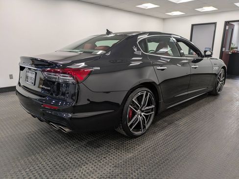 Used 2022 Maserati Quattroporte Modena Q4 image 4