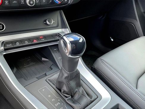 New 2025 Audi Q3 2.0T Premium image 28