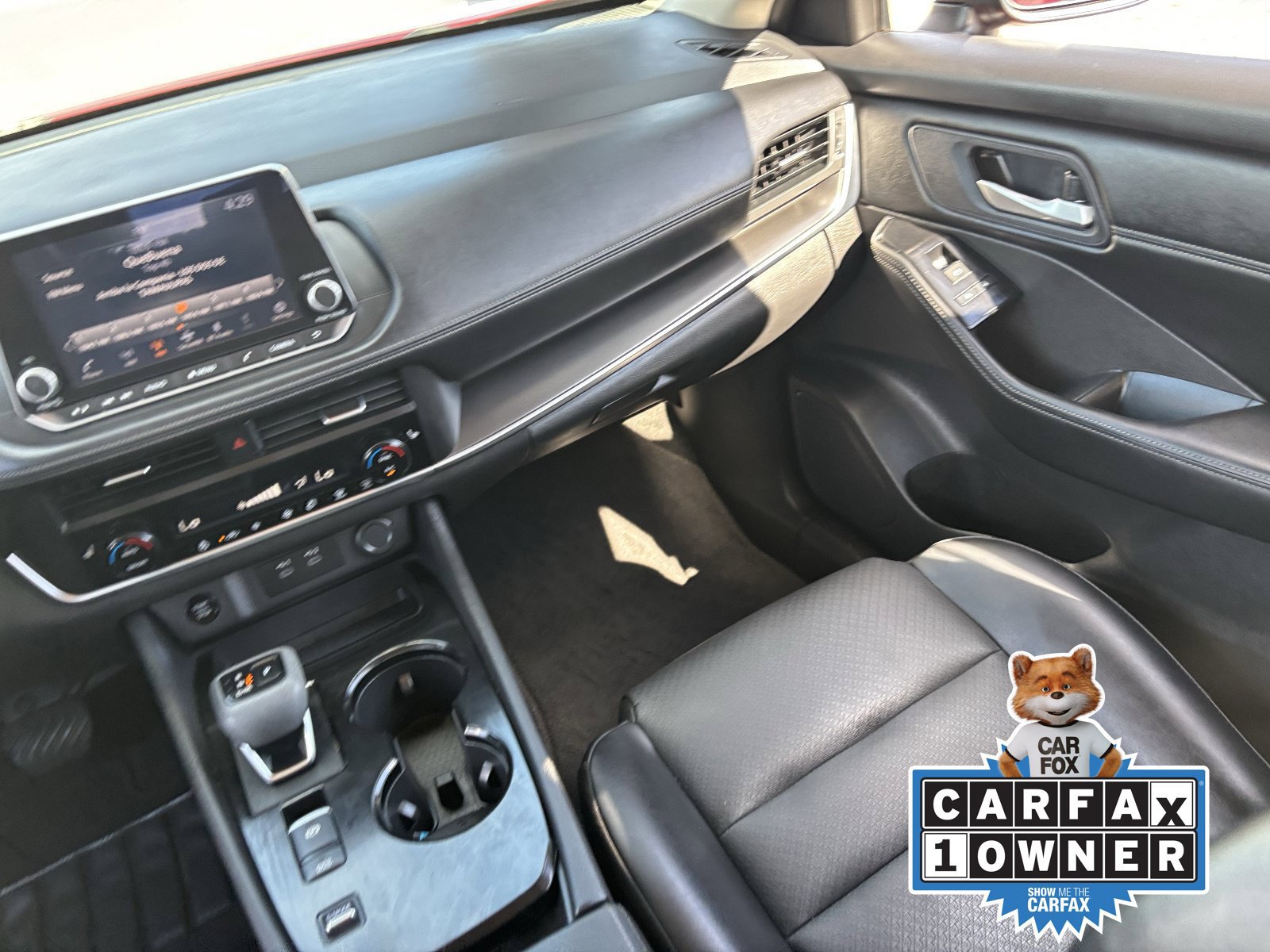 Used 2024 Nissan Rogue SV w/ SV Premium Package FWD image 17