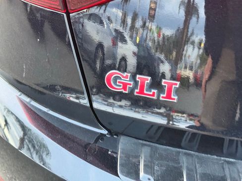 Used 2021 Volkswagen Jetta GLI image 8