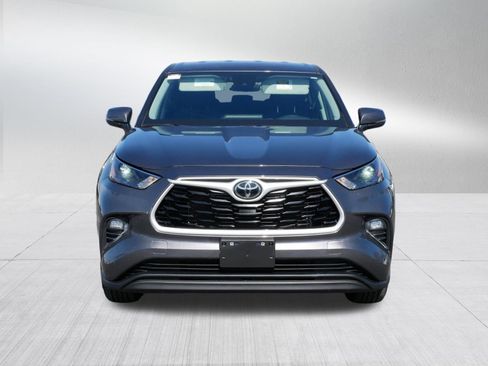 Certified 2024 Toyota Highlander Limited image 2