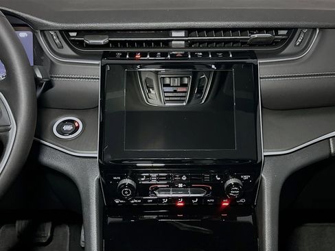 New 2025 Jeep Grand Cherokee L Altitude image 9