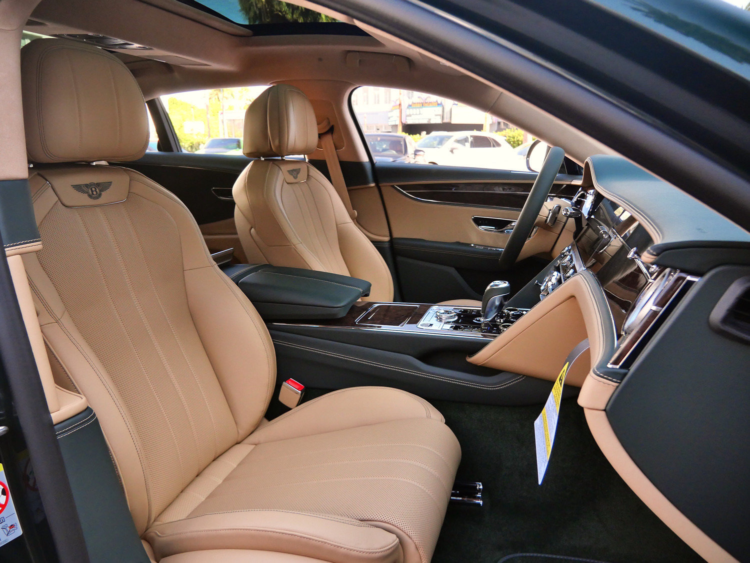 New 2026 Bentley Flying Spur V8 AWD/4WD image 24