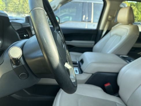 Used 2024 Ford Expedition Max Limited image 13