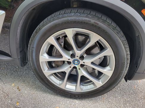 Used 2025 BMW X5 xDrive50e AWD/4WD image 18