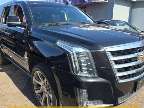 Used 2018 Cadillac Escalade Premium Luxury image 6