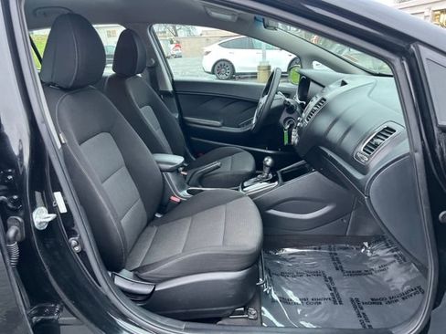 Used 2017 Kia Forte LX image 10