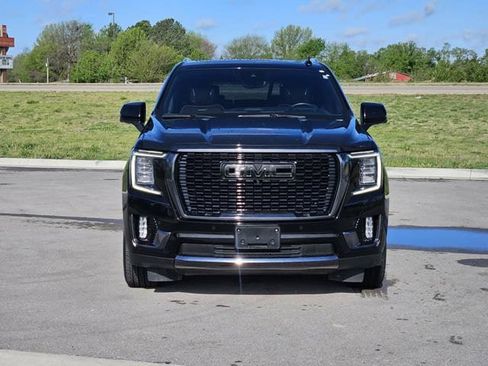 Used 2023 GMC Yukon XL Denali Ultimate AWD/4WD image 2