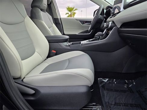 Certified 2025 Toyota RAV4 XLE Premium image 17