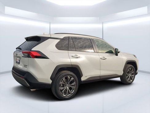 Used 2022 Toyota RAV4 Limited image 3