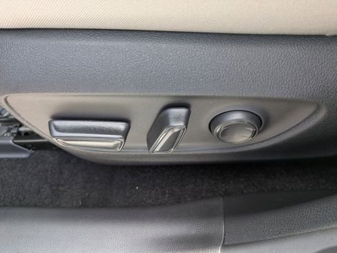 Used 2025 Toyota RAV4 XLE w/ Convenience Package FWD image 19