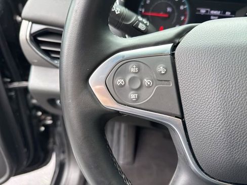 Used 2023 Chevrolet Traverse LT image 12