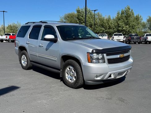 Used 2013 Chevrolet Tahoe LT w/ Luxury Package AWD/4WD image 9