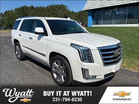 Used 2017 Cadillac Escalade Premium Luxury AWD/4WD image 1