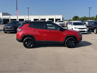 Used 2024 Jeep Compass Trailhawk AWD/4WD video 3