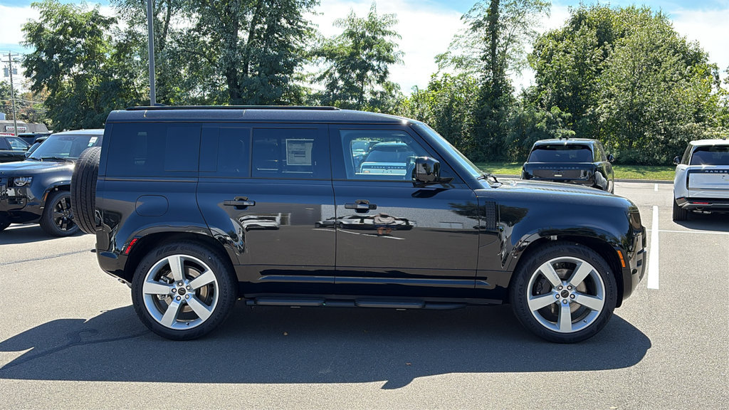 New 2026 Land Rover Defender 110 X-Dynamic SE AWD/4WD image 9