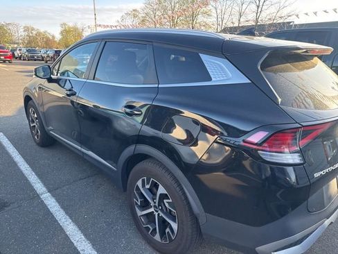 Used 2023 Kia Sportage EX AWD/4WD image 3