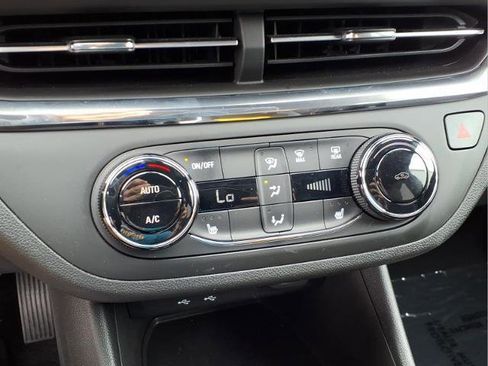 Used 2024 Buick Envista Preferred w/ Convenience I Package FWD image 14