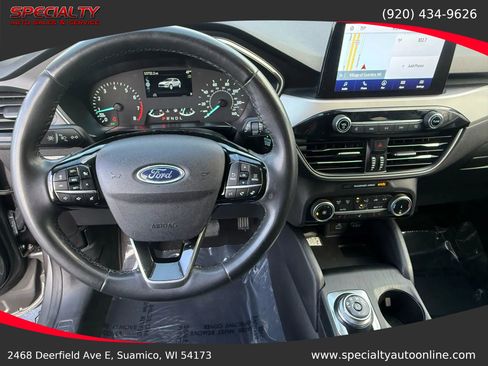 Used 2022 Ford Escape SE w/ Cold Weather Package image 16