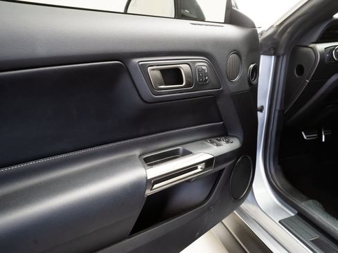 Used 2020 Ford Mustang Shelby GT500 w/ Technology Package image 16