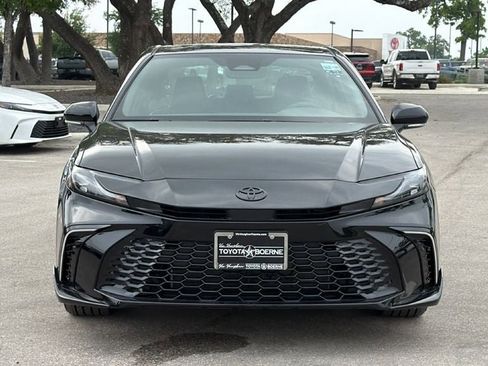 New 2026 Toyota Camry Hybrid FWD image 2