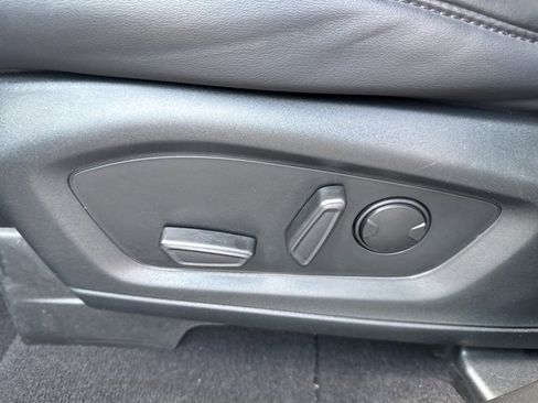 Used 2023 Ford Explorer XLT w/ Equipment Group 202A image 11