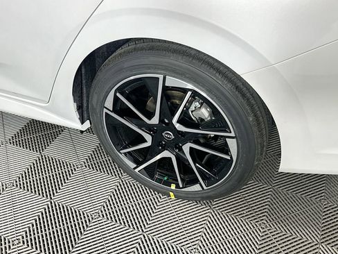 New 2025 Nissan Sentra SR image 37