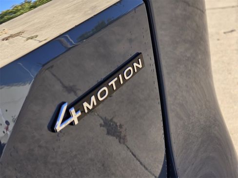 New 2026 Volkswagen Atlas SEL image 9