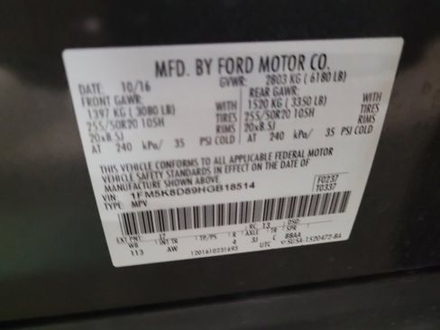 Used 2017 Ford Explorer XLT w/ Equipment Group 202A AWD/4WD image 33