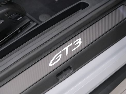 Used 2026 Porsche 911 GT3 RWD image 25