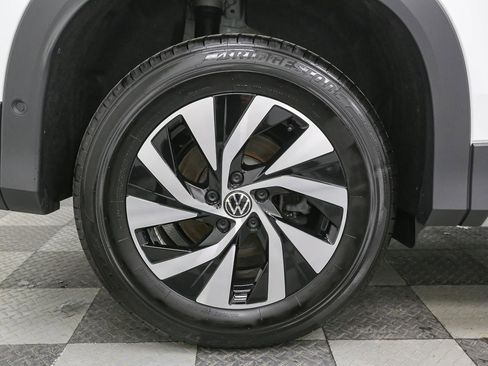 Used 2025 Volkswagen Tiguan S image 16