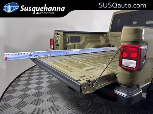 New 2025 Jeep Gladiator Sport image 6