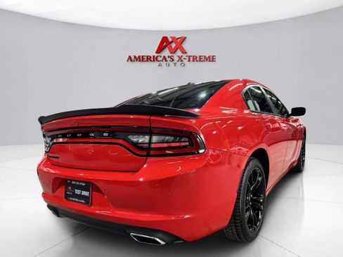 Used 2018 Dodge Charger SXT w/ Blacktop Package image 7
