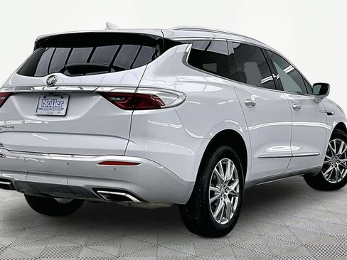 Used 2024 Buick Enclave Essence w/ Experience Buick Package AWD/4WD image 2