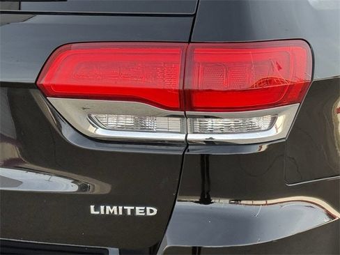 Used 2019 Jeep Grand Cherokee Limited w/ Luxury Group II image 6