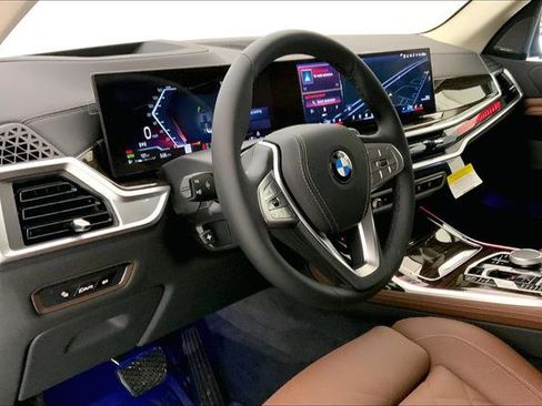 Used 2026 BMW X7 xDrive40i image 4