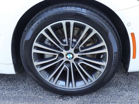 Used 2020 BMW 530i w/ Premium Package RWD image 40