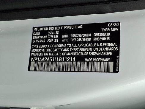 Used 2020 Porsche Macan AWD/4WD image 27