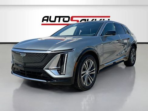 Used 2026 Cadillac Lyriq Luxury AWD/4WD image 3
