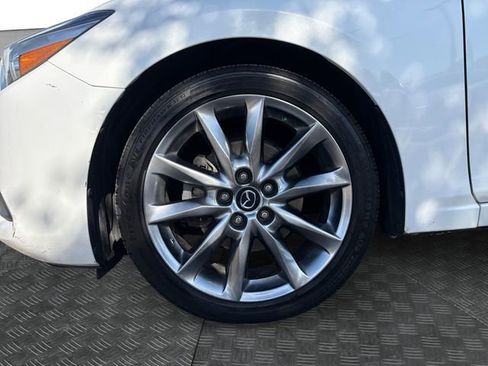 Used 2018 MAZDA MAZDA3 Touring image 13