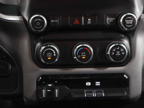 Used 2022 RAM 2500 Big Horn AWD/4WD image 21