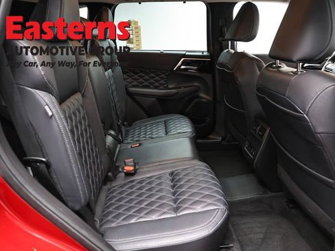 Used 2023 Mitsubishi Outlander SEL AWD/4WD image 24