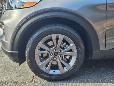 Used 2022 Ford Explorer XLT w/ Equipment Group 202A image 10